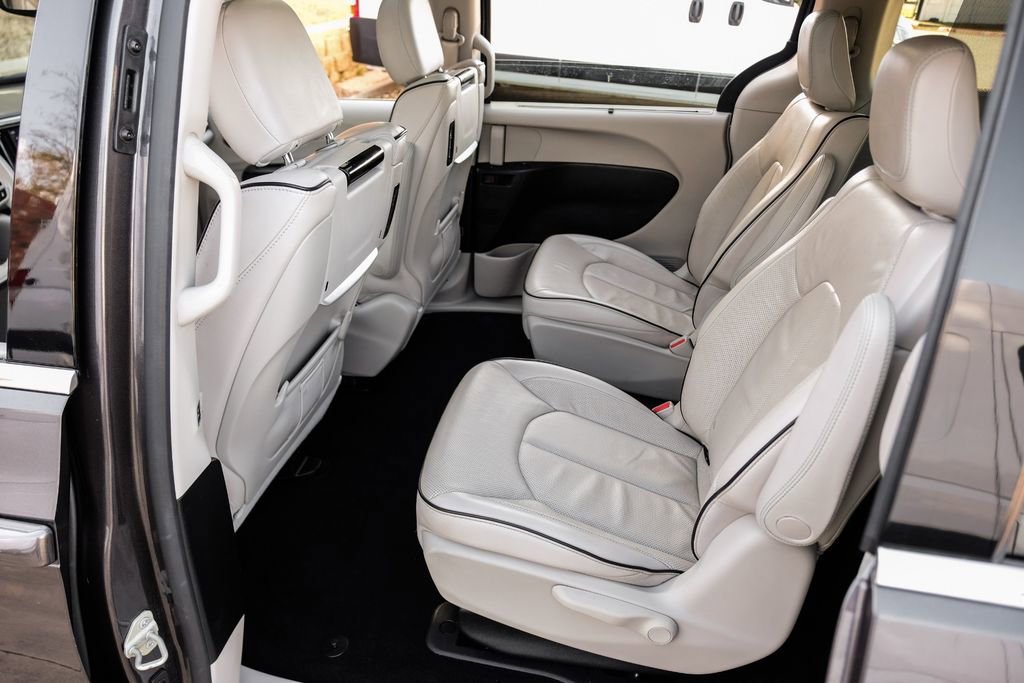 Used 2019 Chrysler Pacifica Limited w/ Advanced Safetytec Group image 43