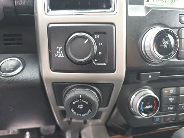 Used 2017 Ford F150 Lariat w/ Equipment Group 502A Luxury image 8