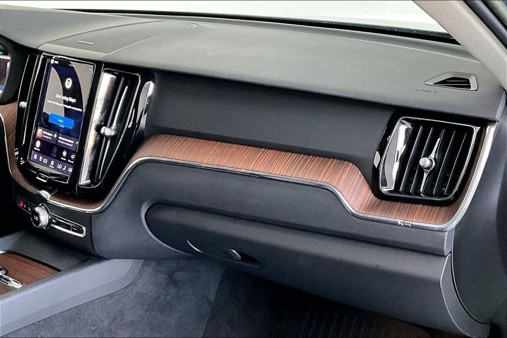 Certified 2023 Volvo XC60 B5 Plus AWD/4WD image 20