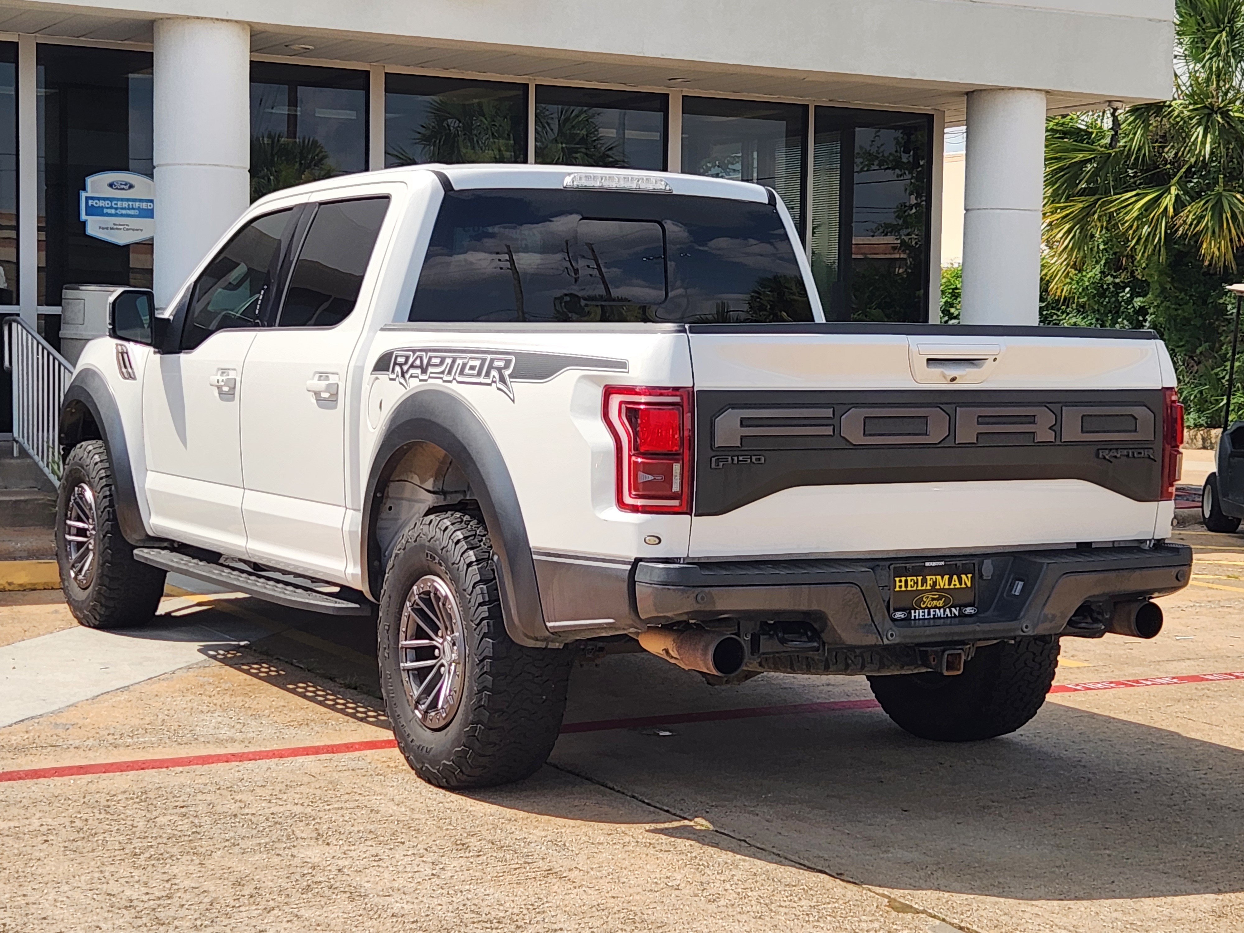 Used 2019 Ford F150 Raptor w/ Equipment Group 802A Luxury AWD/4WD image 3
