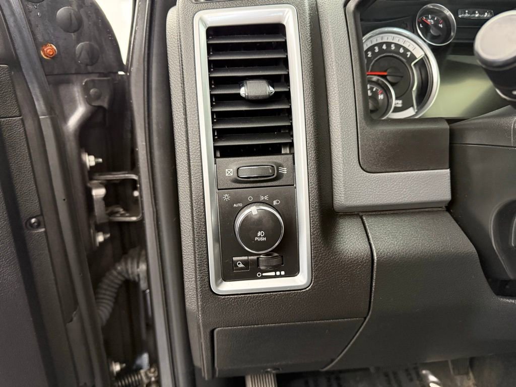Used 2016 RAM 1500 Big Horn image 24