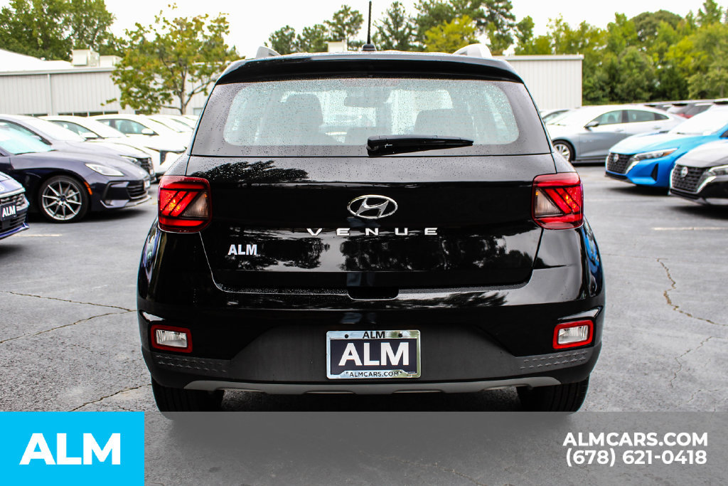 Used 2025 Hyundai Venue SEL FWD image 10
