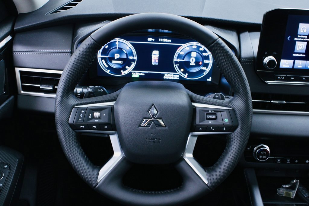 New 2025 Mitsubishi Outlander SE image 10