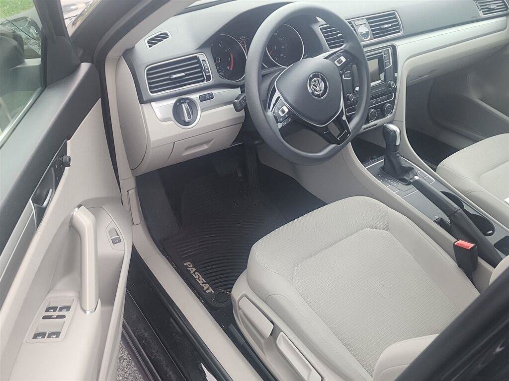Used 2016 Volkswagen Passat 1.8T S FWD image 10