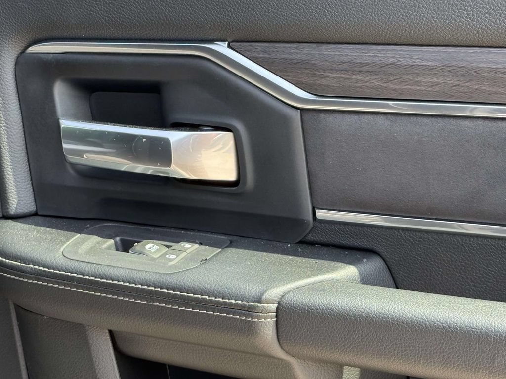 New 2026 RAM 2500 Laramie AWD/4WD image 23