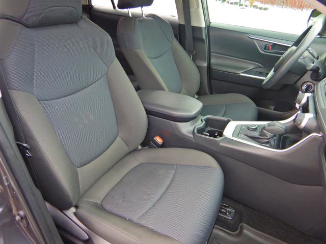 Used 2025 Toyota RAV4 LE image 17