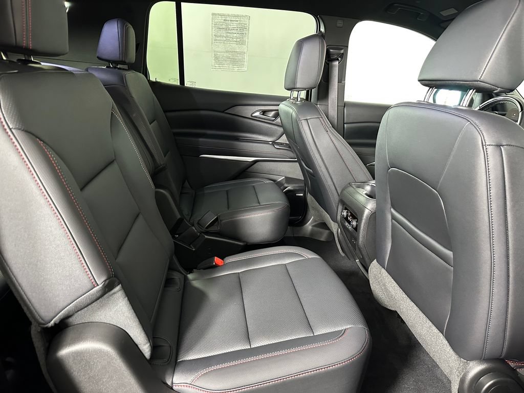 Used 2025 Chevrolet Traverse Z71 w/ Enhanced Driving Package AWD/4WD image 32