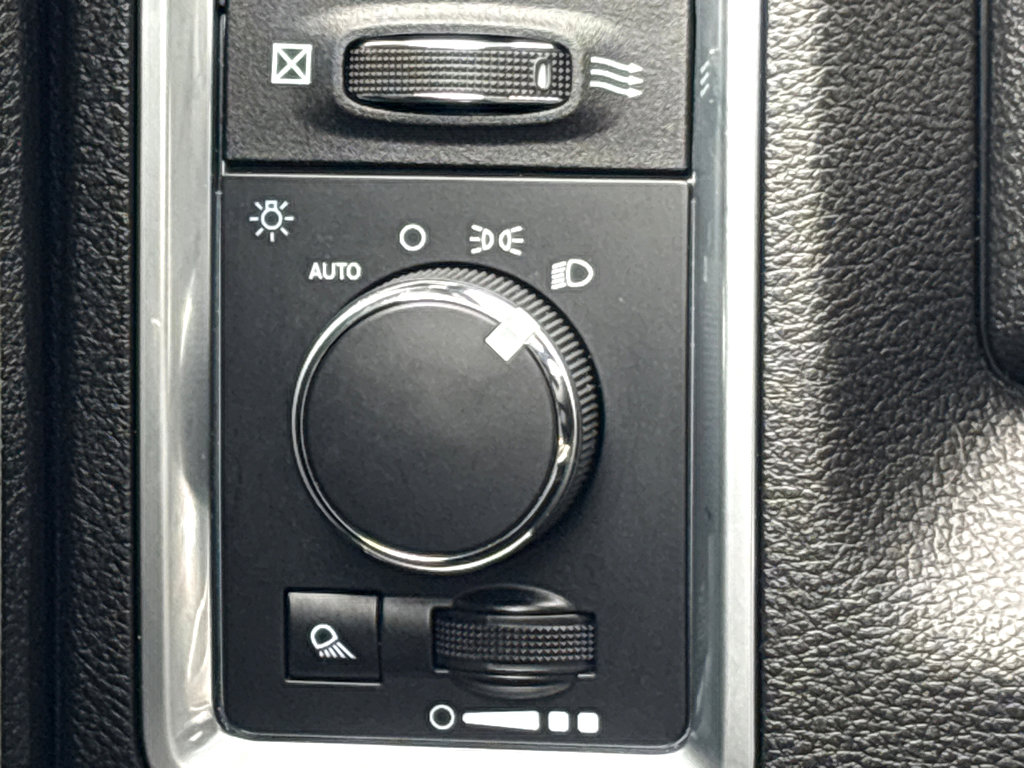 Used 2023 RAM 1500 Classic SLT w/ Trailer & Traction Group AWD/4WD image 9