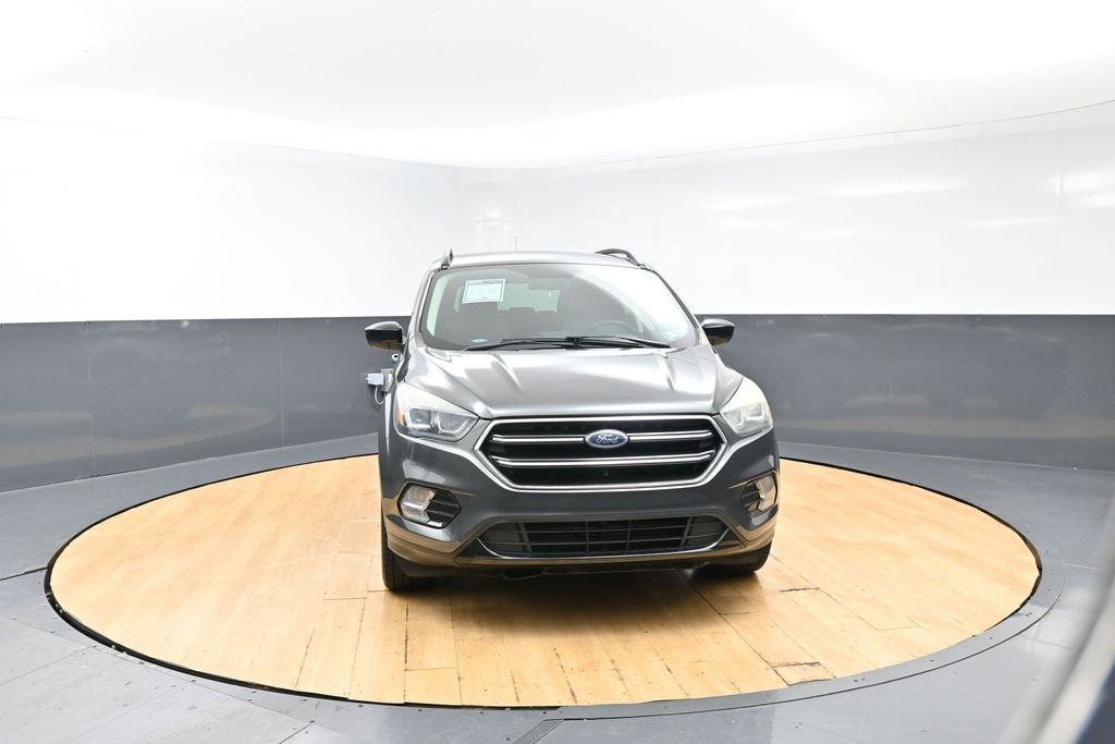 Used 2017 Ford Escape SE w/ Equipment Group 201A FWD image 4