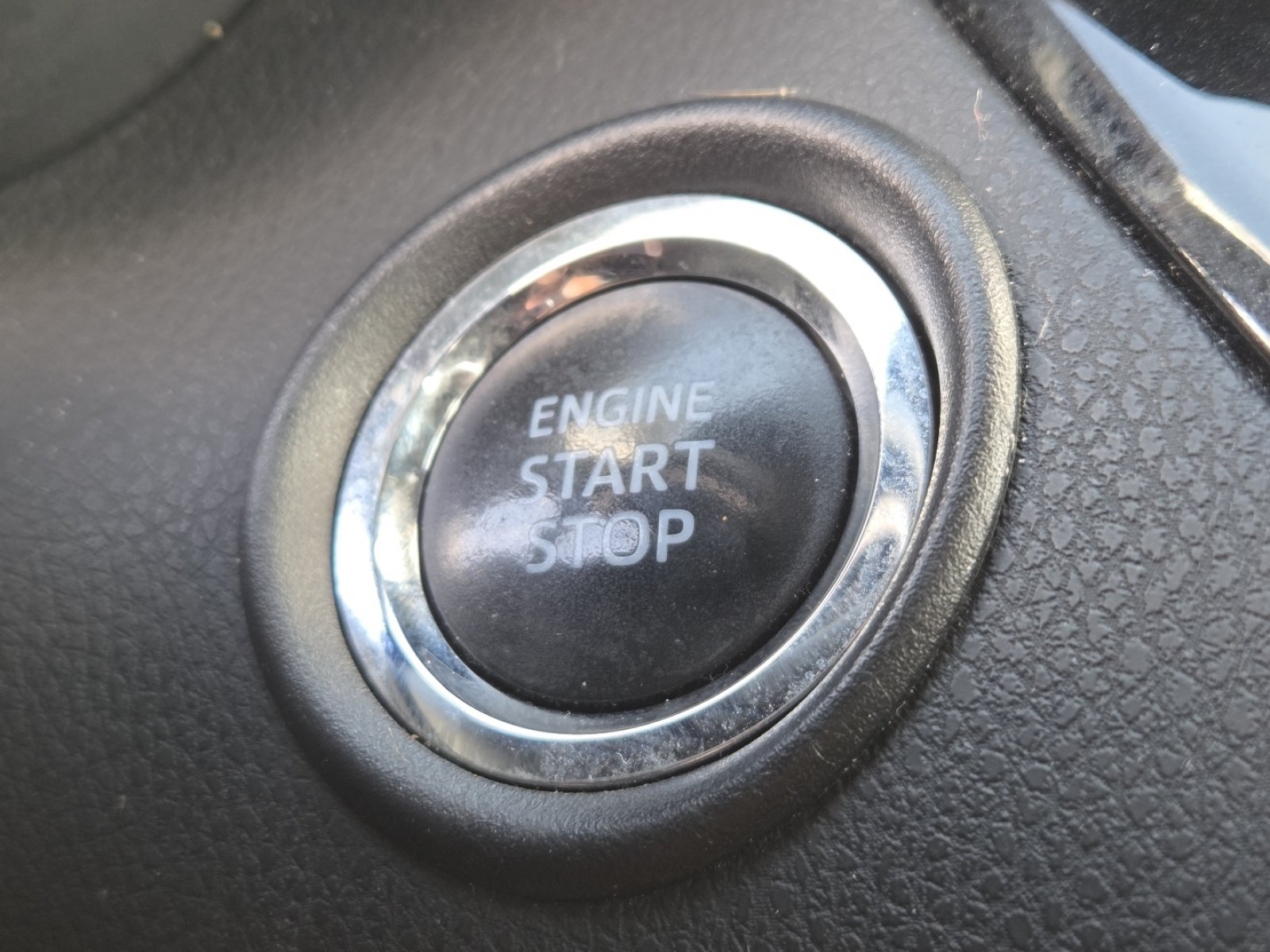 Used 2018 Toyota C-HR XLE FWD image 32