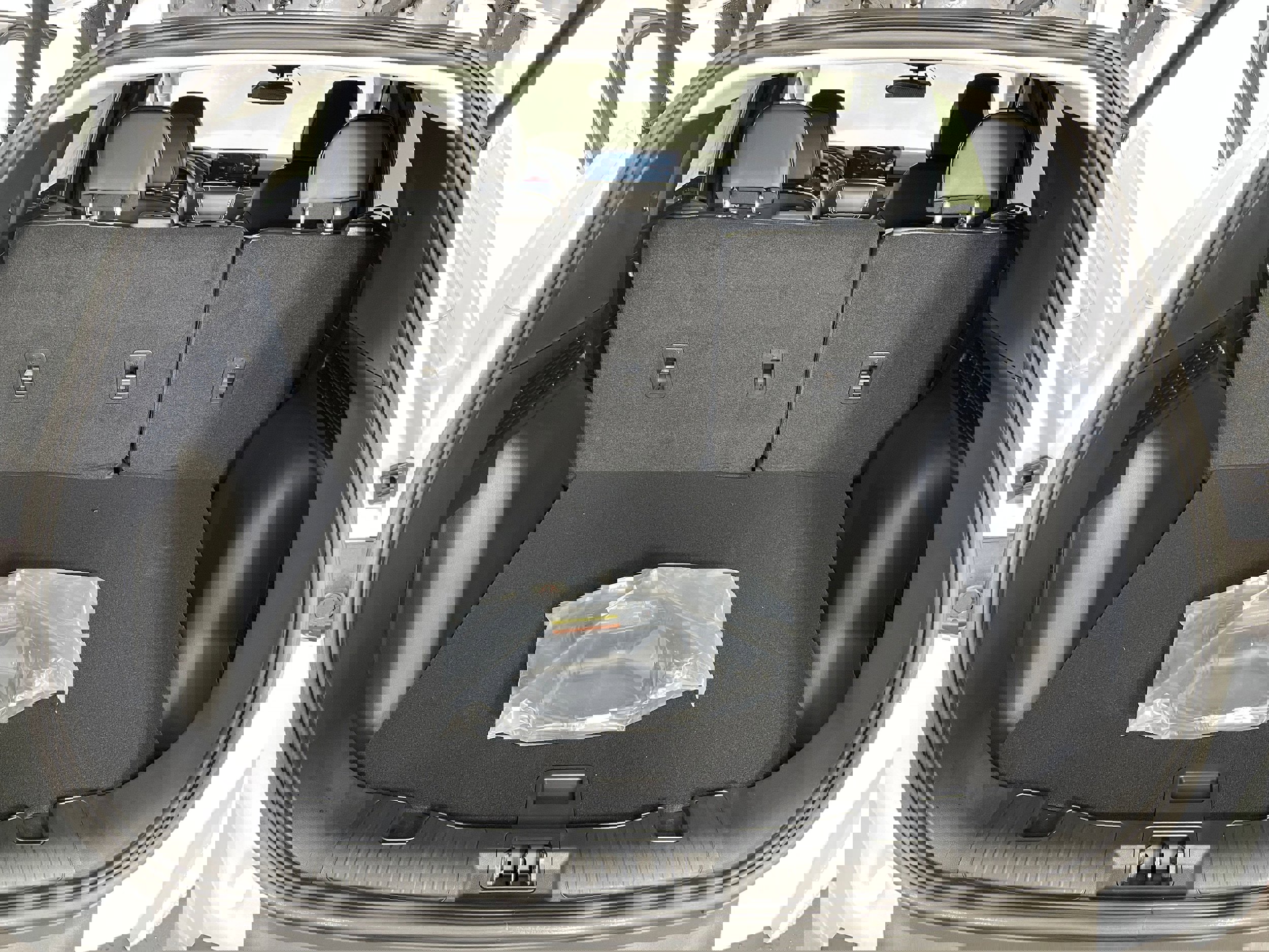 New 2025 Ford Escape SE w/ Class II Trailer Tow Package image 17