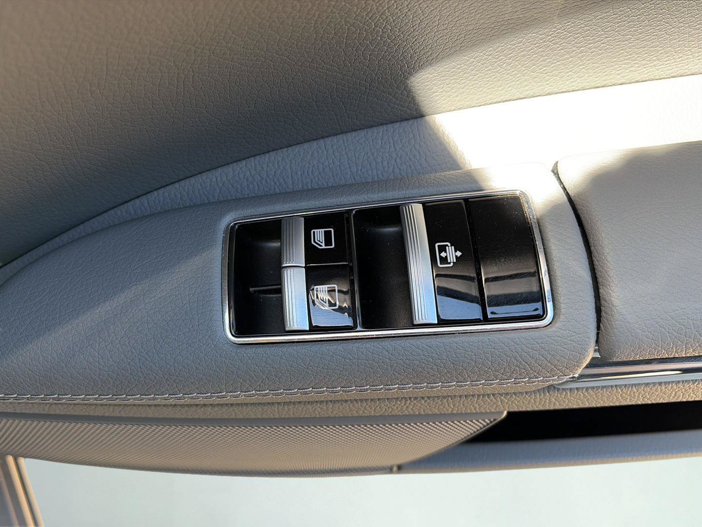 Used 2009 Mercedes-Benz S 550 4MATIC image 32