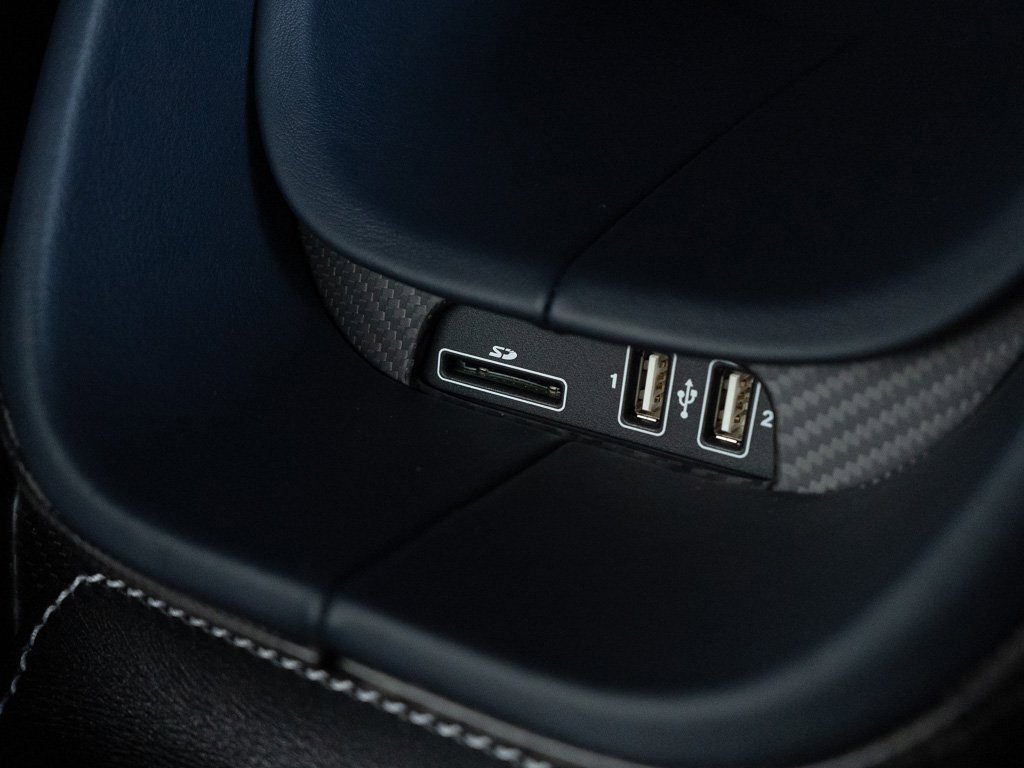 Used 2020 Aston Martin DBS Zagato image 25