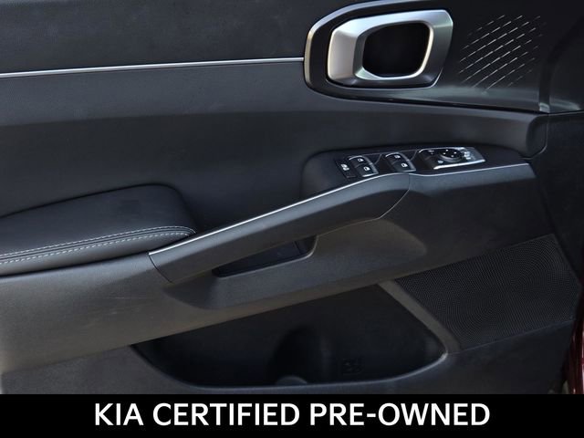 Certified 2025 Kia Sorento LX image 19