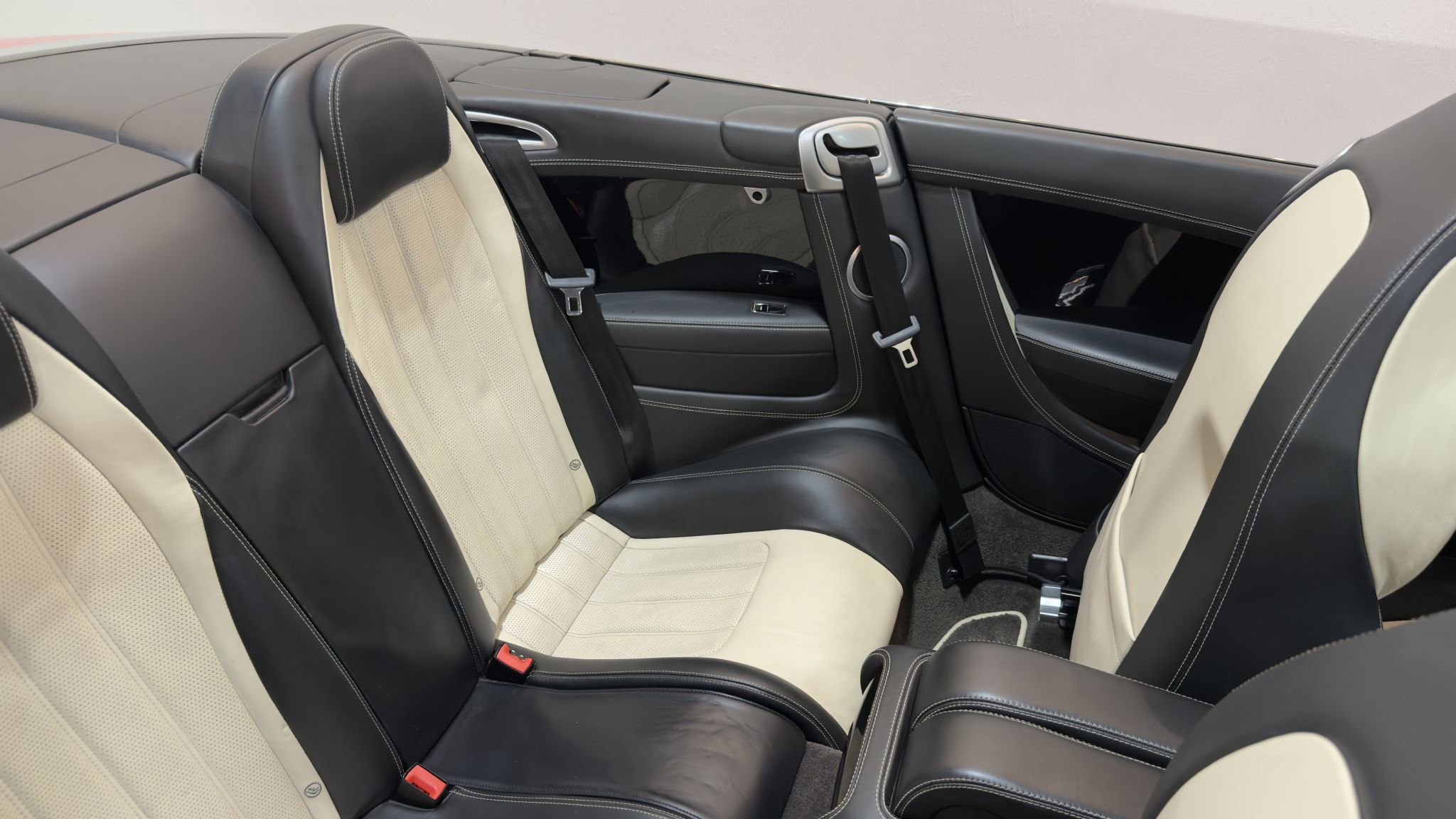 Used 2015 Bentley Continental GT image 90