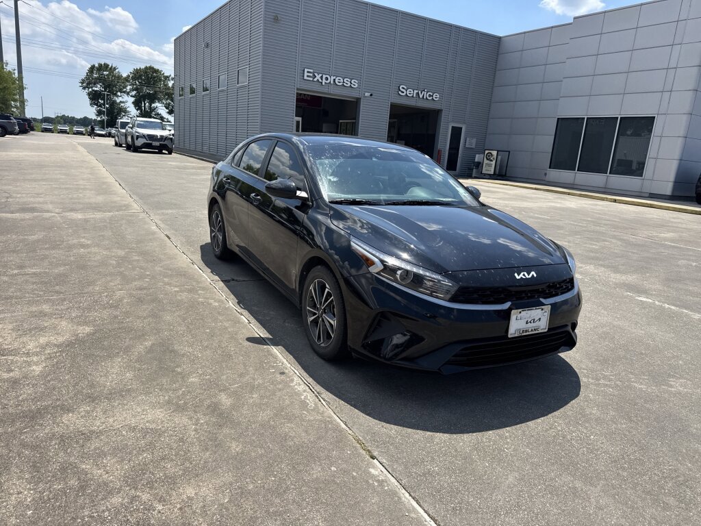 Certified 2023 Kia Forte LXS FWD image 7