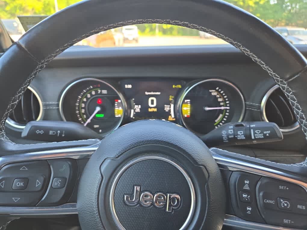Used 2023 Jeep Wrangler Unlimited Sahara w/ Cold Weather Group AWD/4WD image 14
