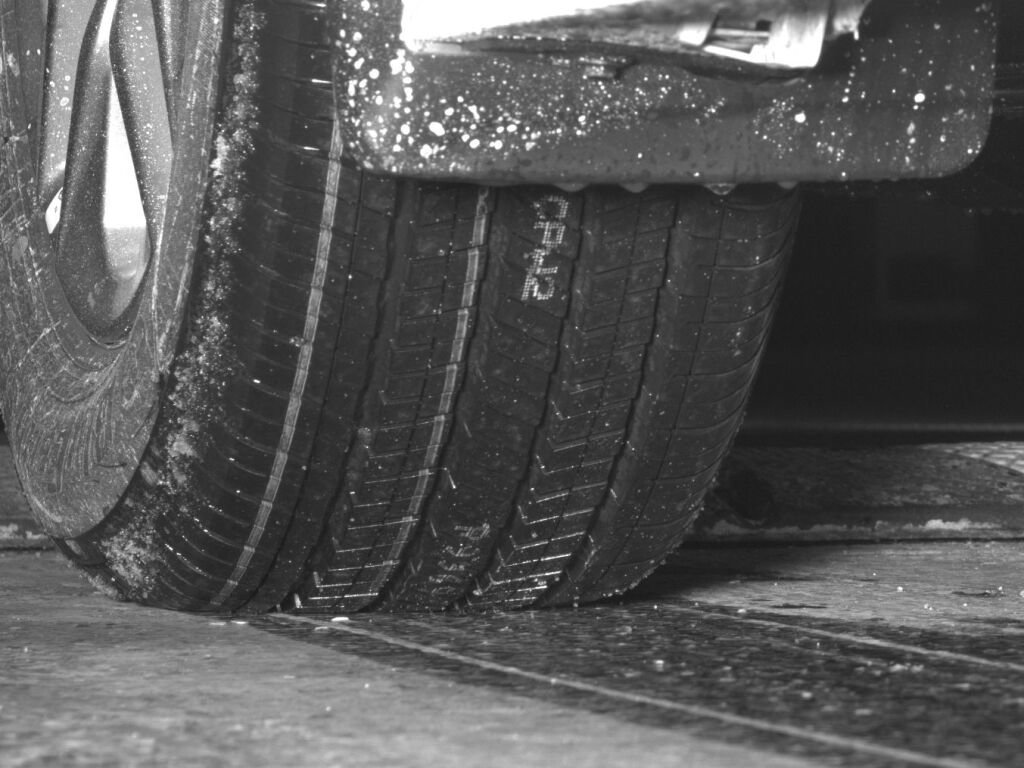 Used 2026 Toyota Sienna LE image 3