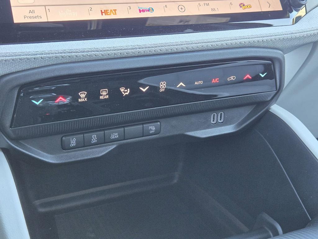 New 2026 Jeep Cherokee Laredo image 13