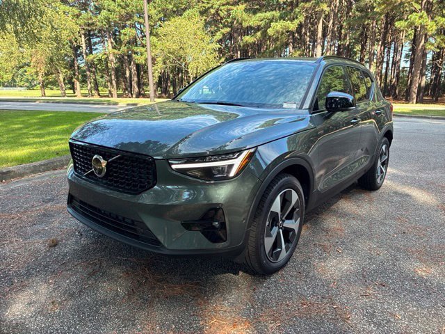 New 2026 Volvo XC40 B5 Plus w/ Protection Package Premier AWD/4WD image 9