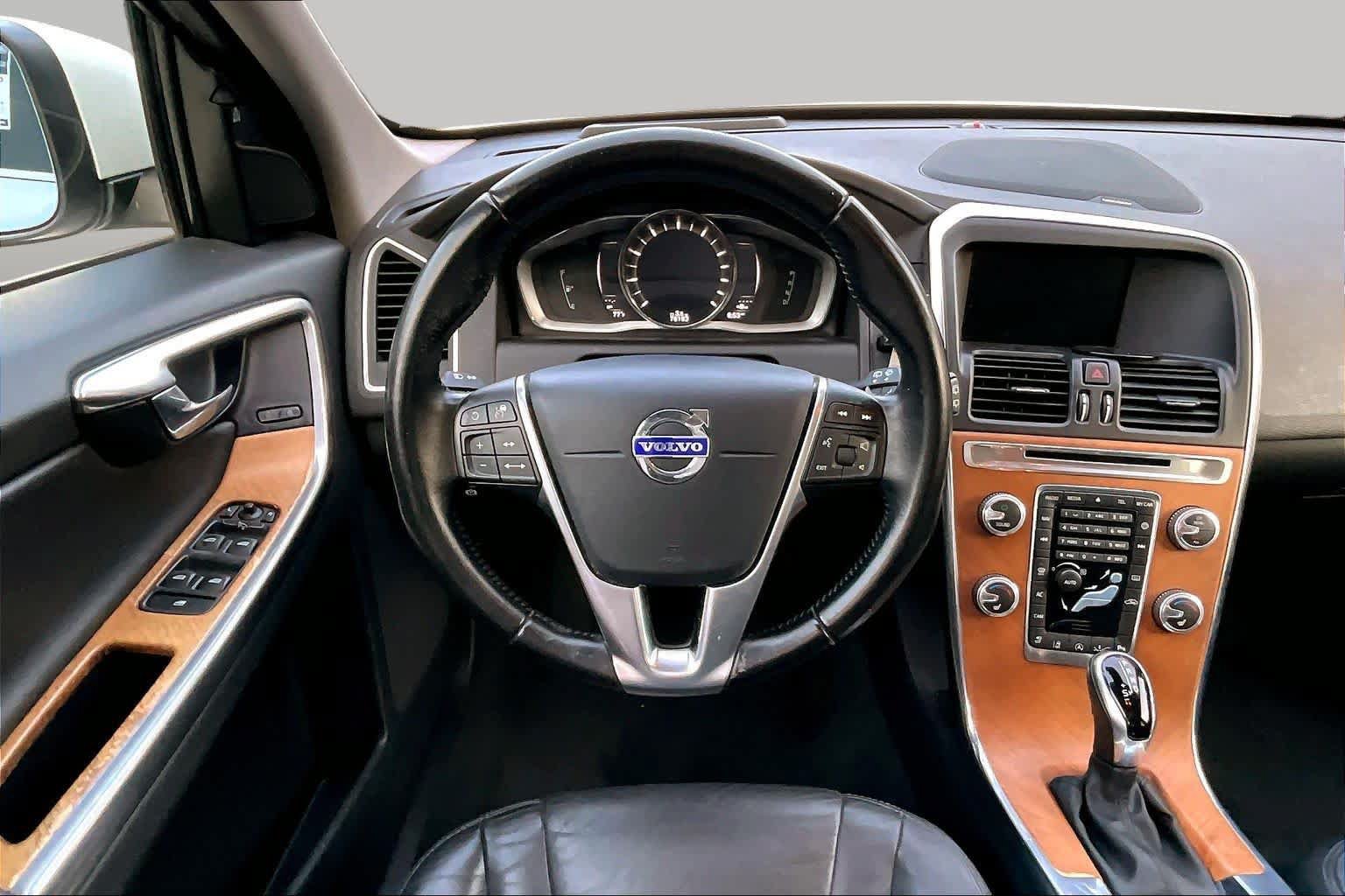 Used 2017 Volvo XC60 T5 Inscription w/ Advanced Package AWD/4WD image 6