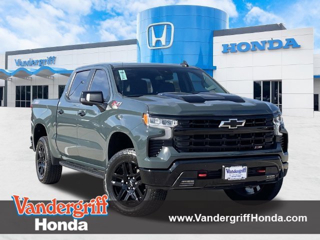 Used 2025 Chevrolet Silverado 1500 LT Trail Boss w/ LT Trail Boss Premium Package AWD/4WD image 1