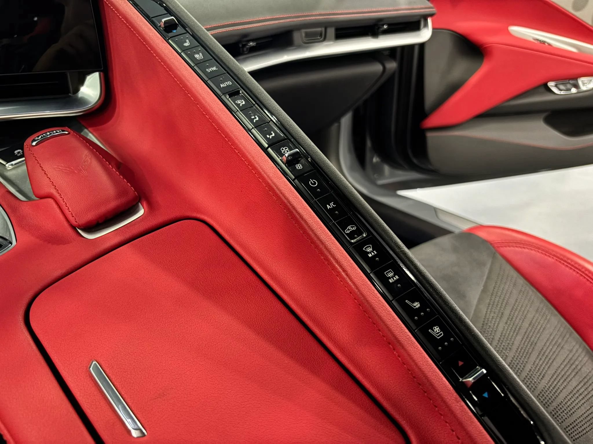 Used 2025 Chevrolet Corvette Stingray Preferred Conv w/ Z51 Performance Package RWD image 24
