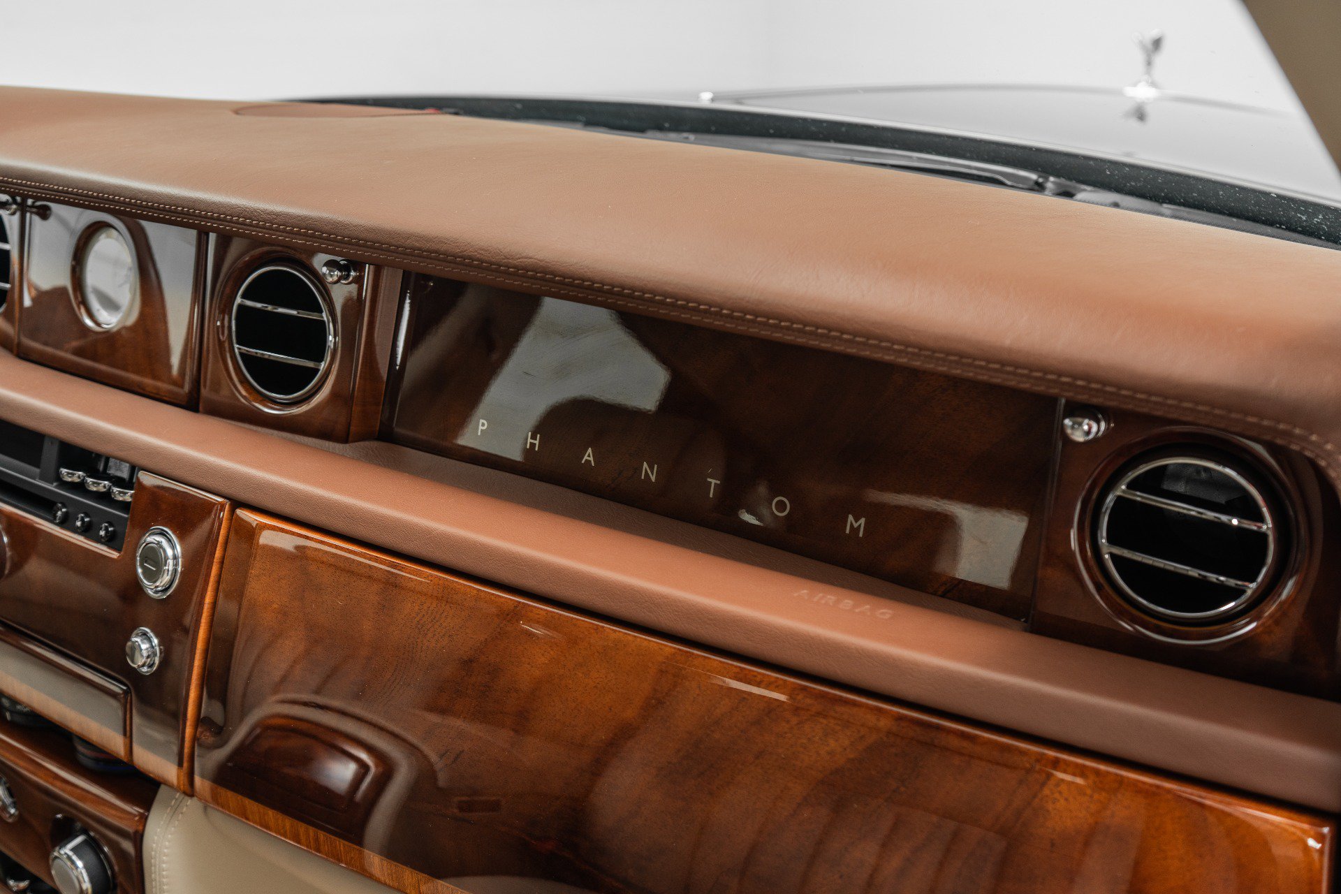 Used 2007 Rolls-Royce Phantom Sedan RWD image 34