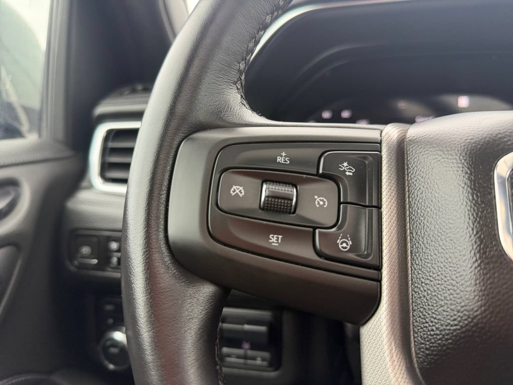 Used 2023 GMC Yukon Denali w/ Advanced Technology Package AWD/4WD image 22