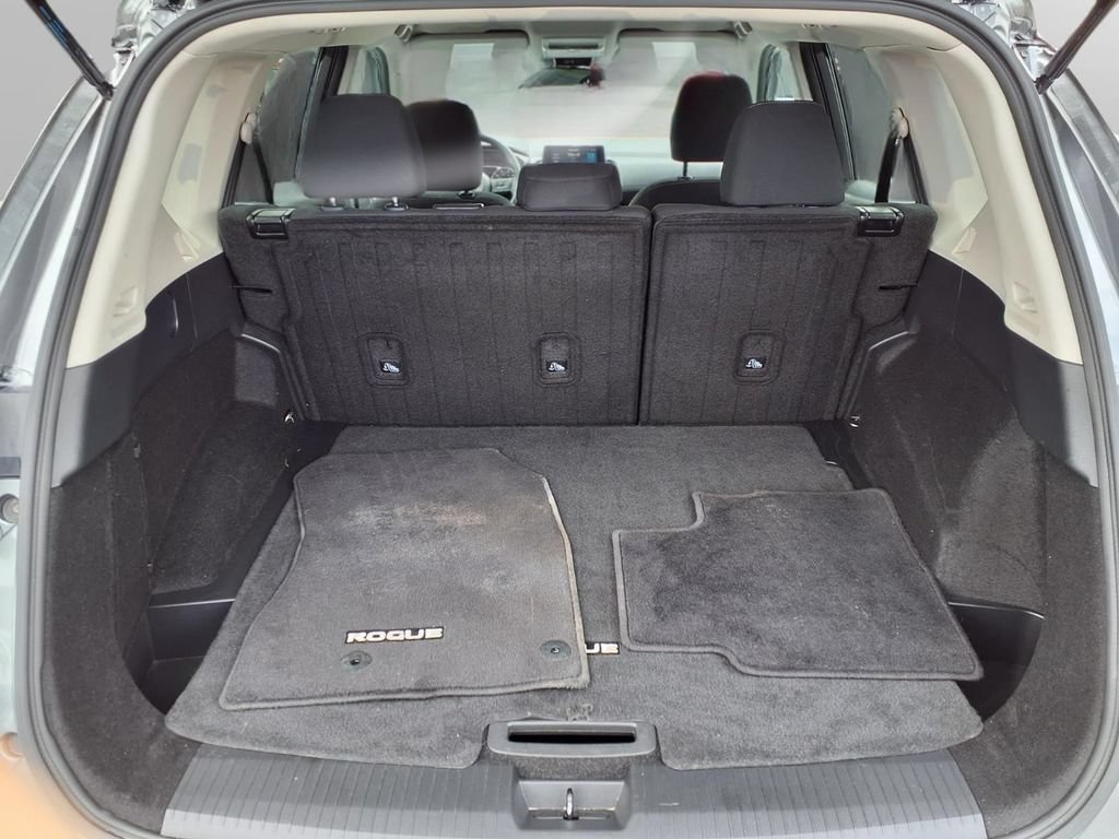 Used 2024 Nissan Rogue S FWD image 24