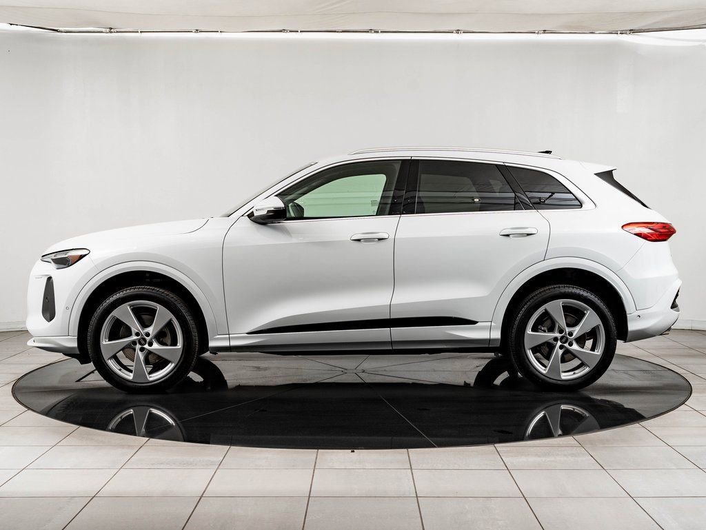 Certified 2025 Audi Q5 Premium Plus w/ Premium Plus image 5