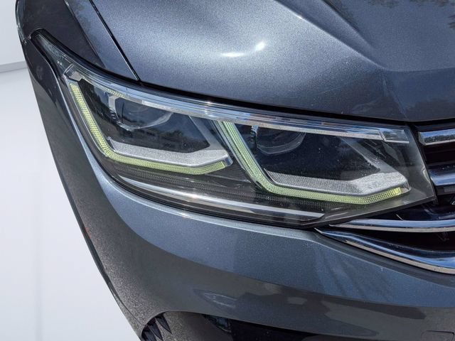 Used 2022 Volkswagen Tiguan SEL R-Line AWD/4WD image 9