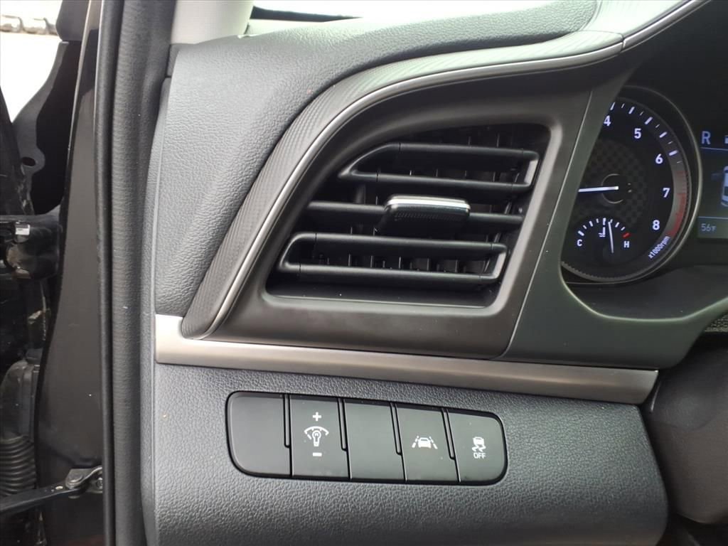 Used 2020 Hyundai Elantra SE w/ Cargo Package (C1) image 27