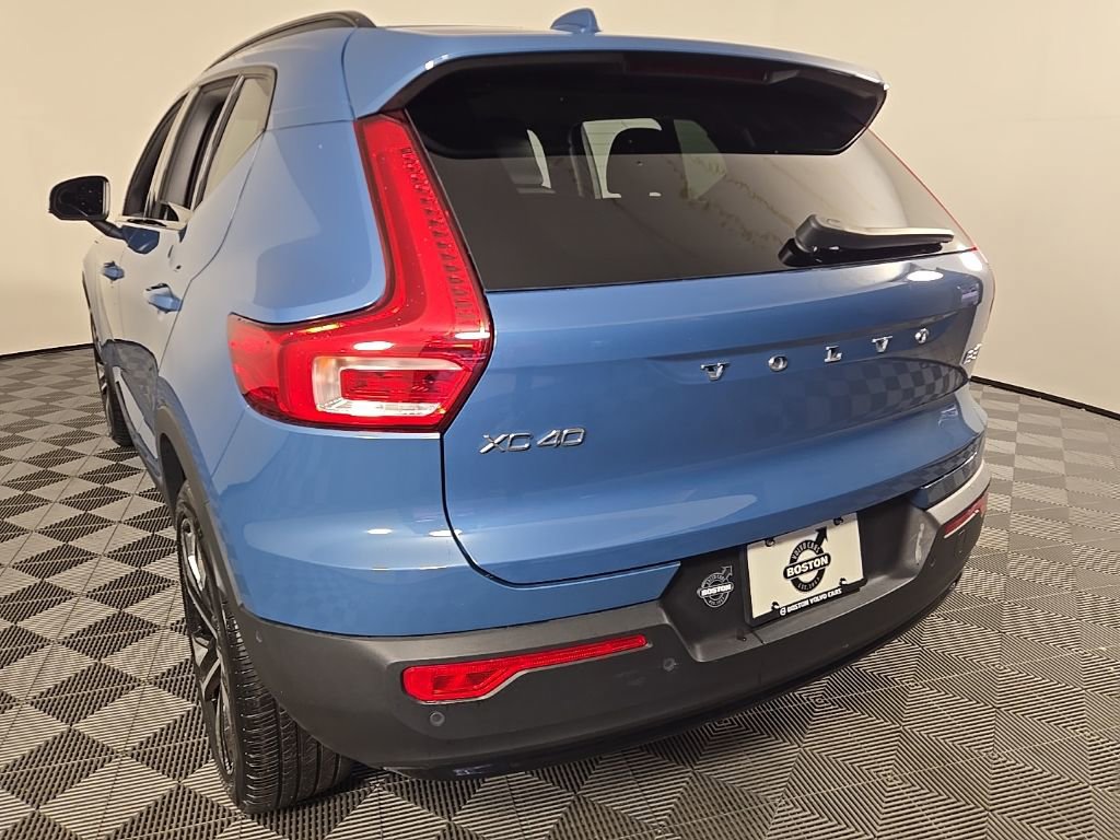 Certified 2023 Volvo XC40 B5 Plus w/ Climate Package AWD/4WD image 12