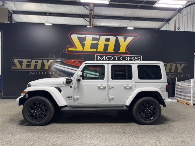 Used 2021 Jeep Wrangler Unlimited Sahara image 2