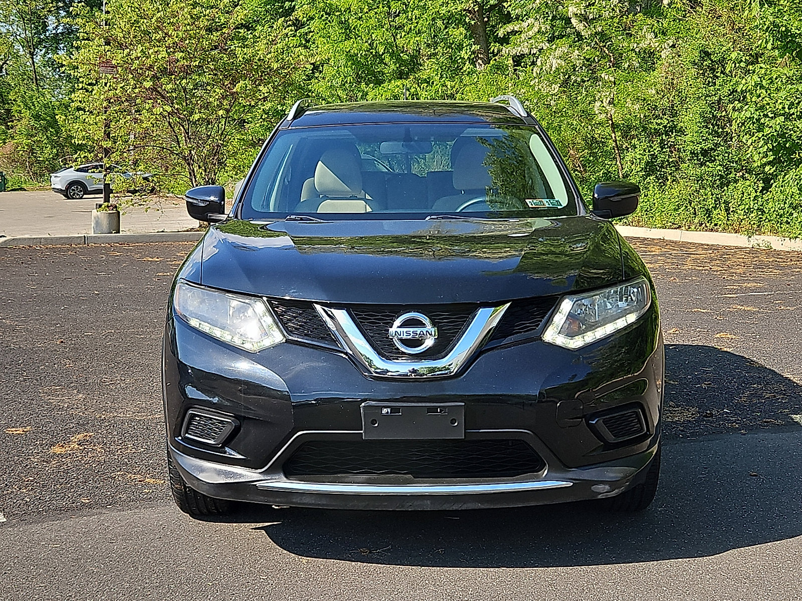 Used 2016 Nissan Rogue SV AWD/4WD image 2