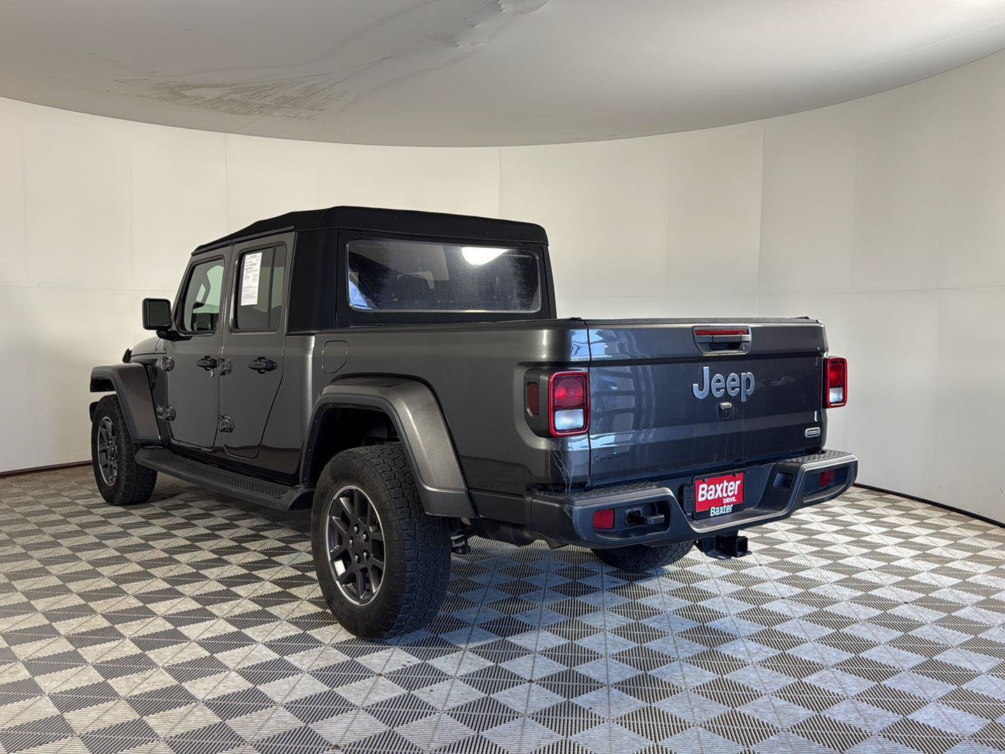 Used 2021 Jeep Gladiator Overland w/ Trailer Tow Package AWD/4WD image 6