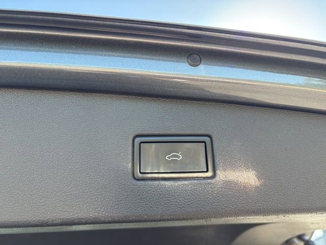 Used 2021 Volkswagen Tiguan SEL AWD/4WD image 24