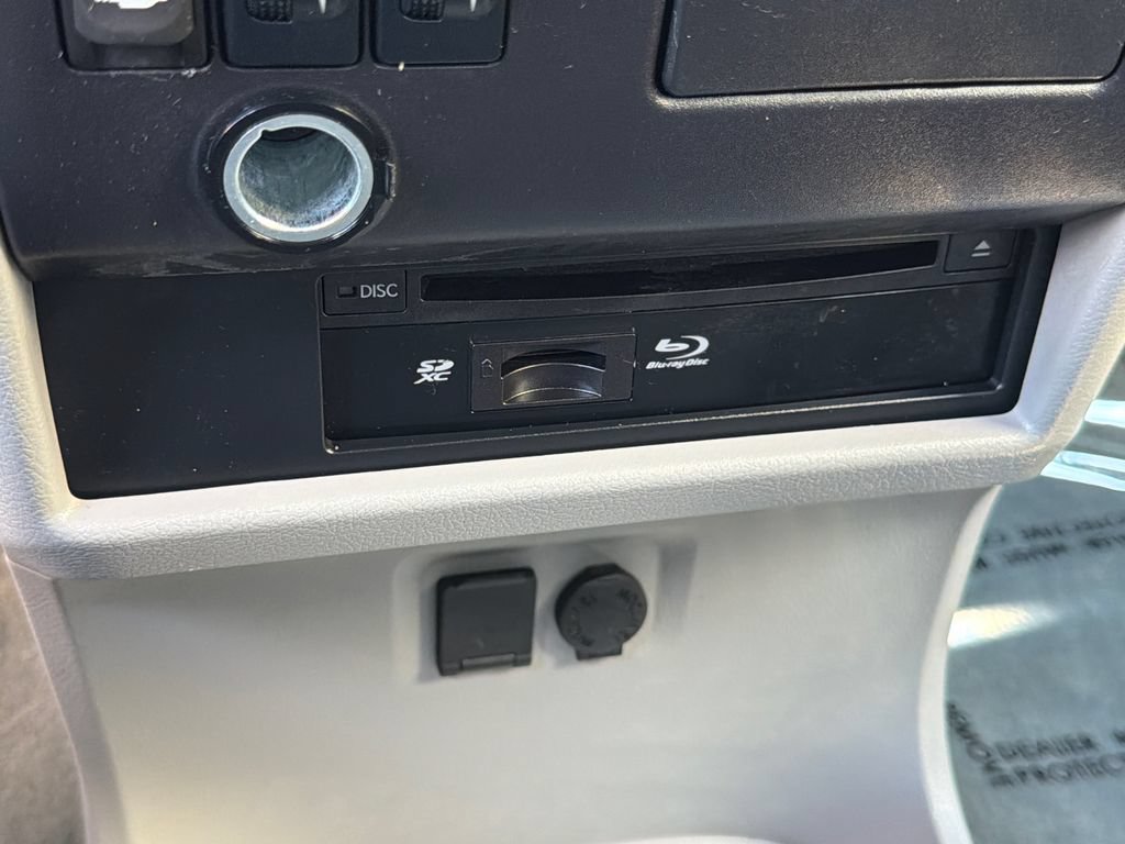 Used 2015 Toyota Sienna XLE Premium FWD image 32
