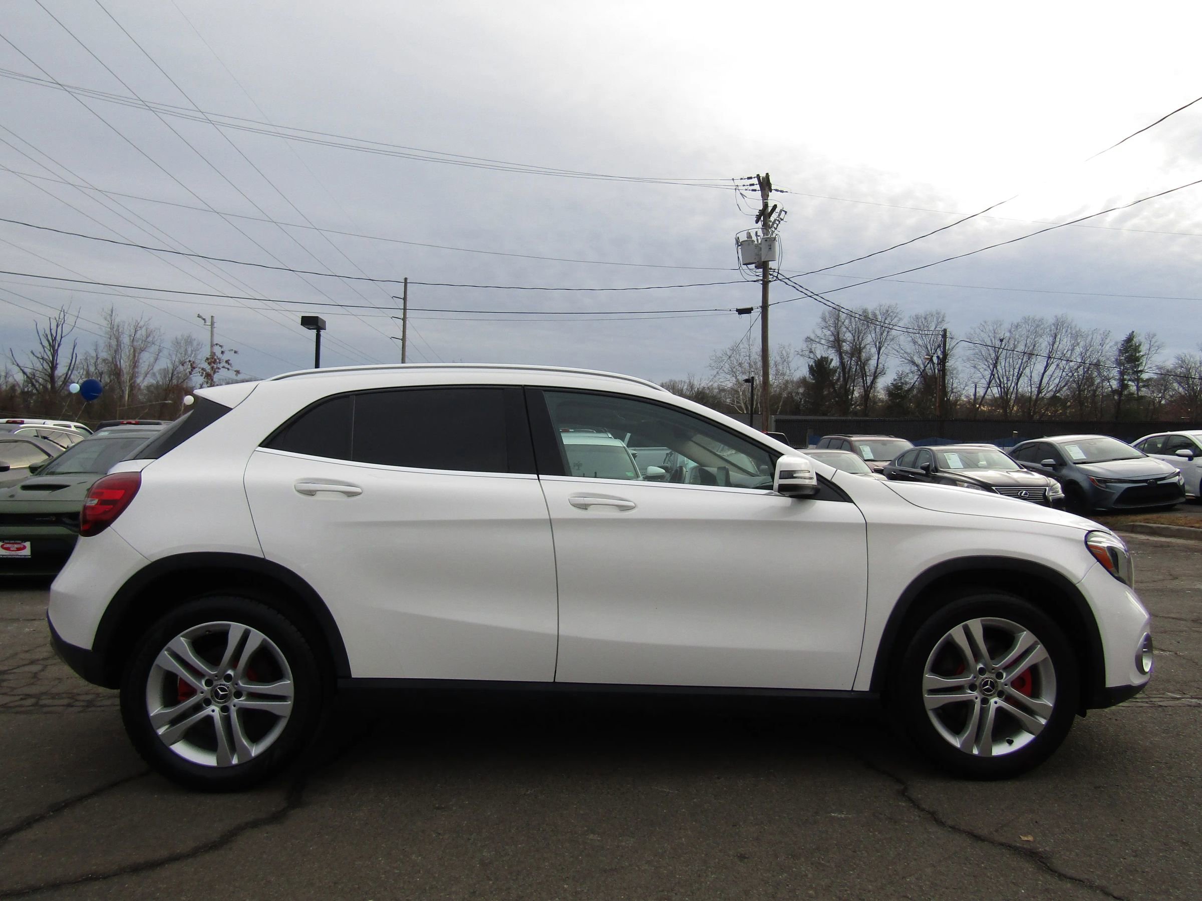 Used 2020 Mercedes-Benz GLA 250 4MATIC w/ Premium Package image 8