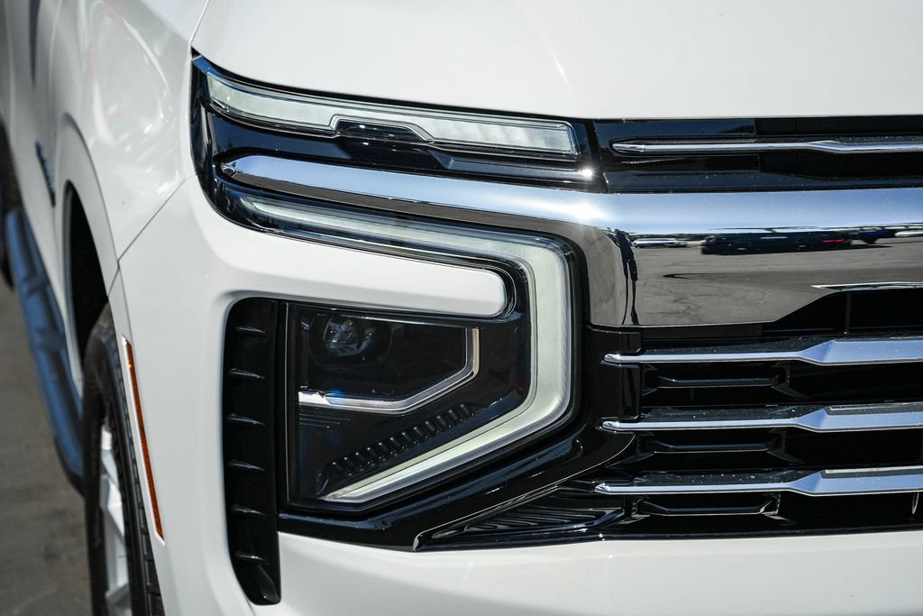 New 2026 Chevrolet Suburban LT w/ Comfort Package AWD/4WD image 9