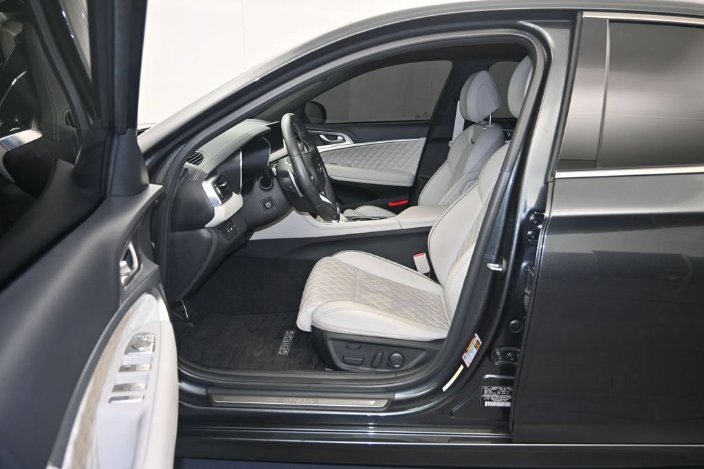 Used 2022 Genesis G70 3.3T RWD image 22