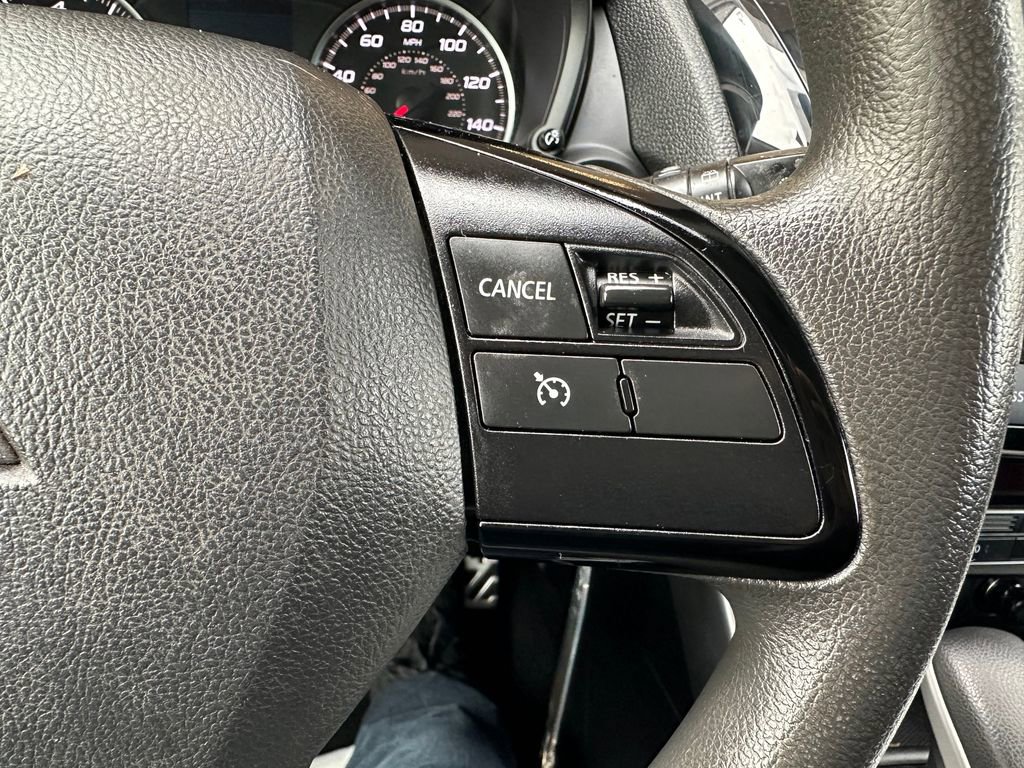 Used 2022 Mitsubishi Eclipse Cross LE image 4