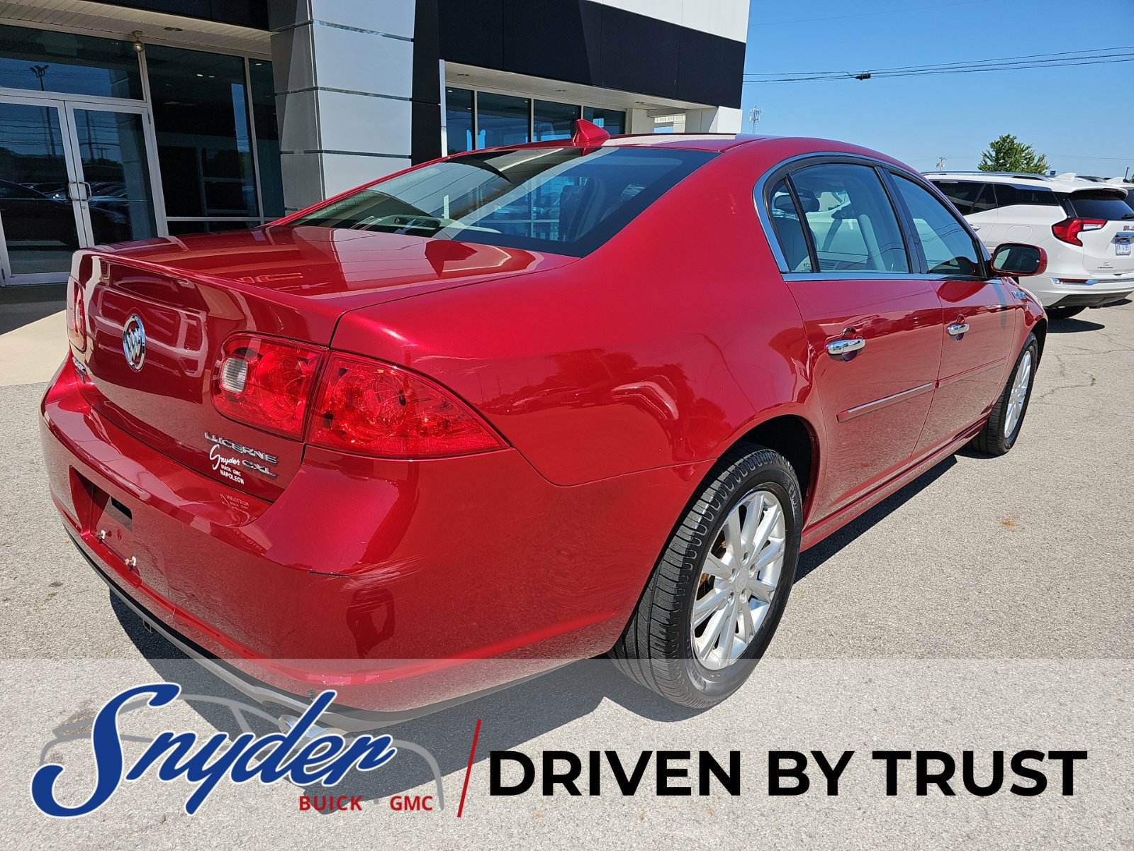 Used 2011 Buick Lucerne CXL FWD image 7