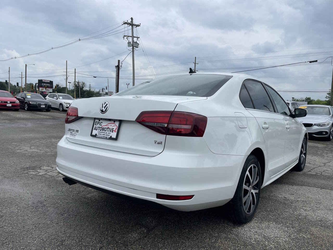 Used 2017 Volkswagen Jetta SE FWD image 5