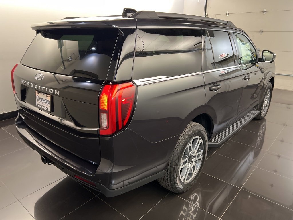 New 2025 Ford Expedition Active image 6