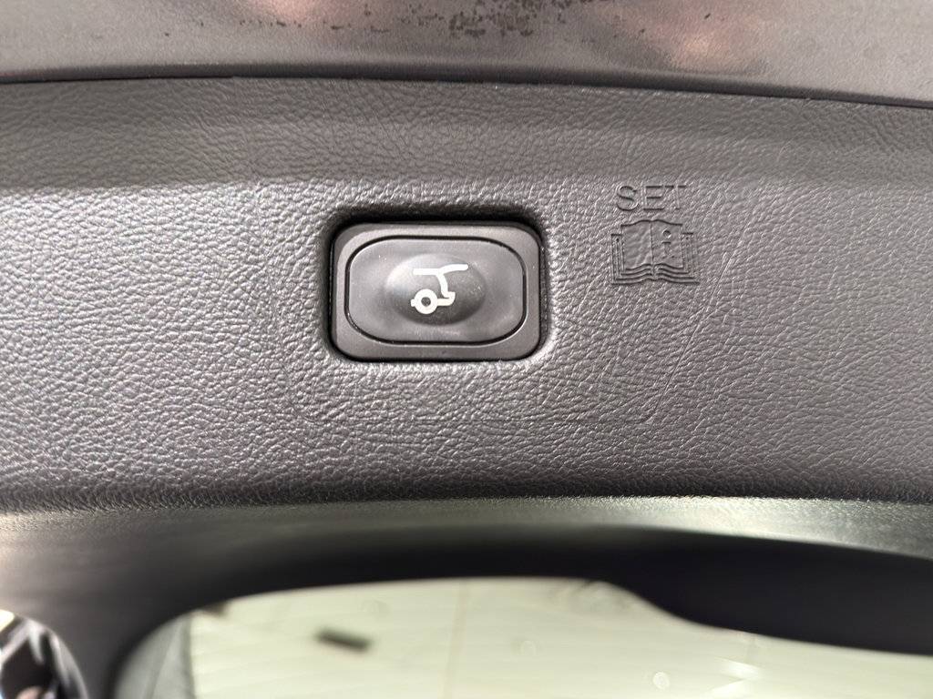 Used 2024 Ford Edge SEL w/ Convenience Package image 12