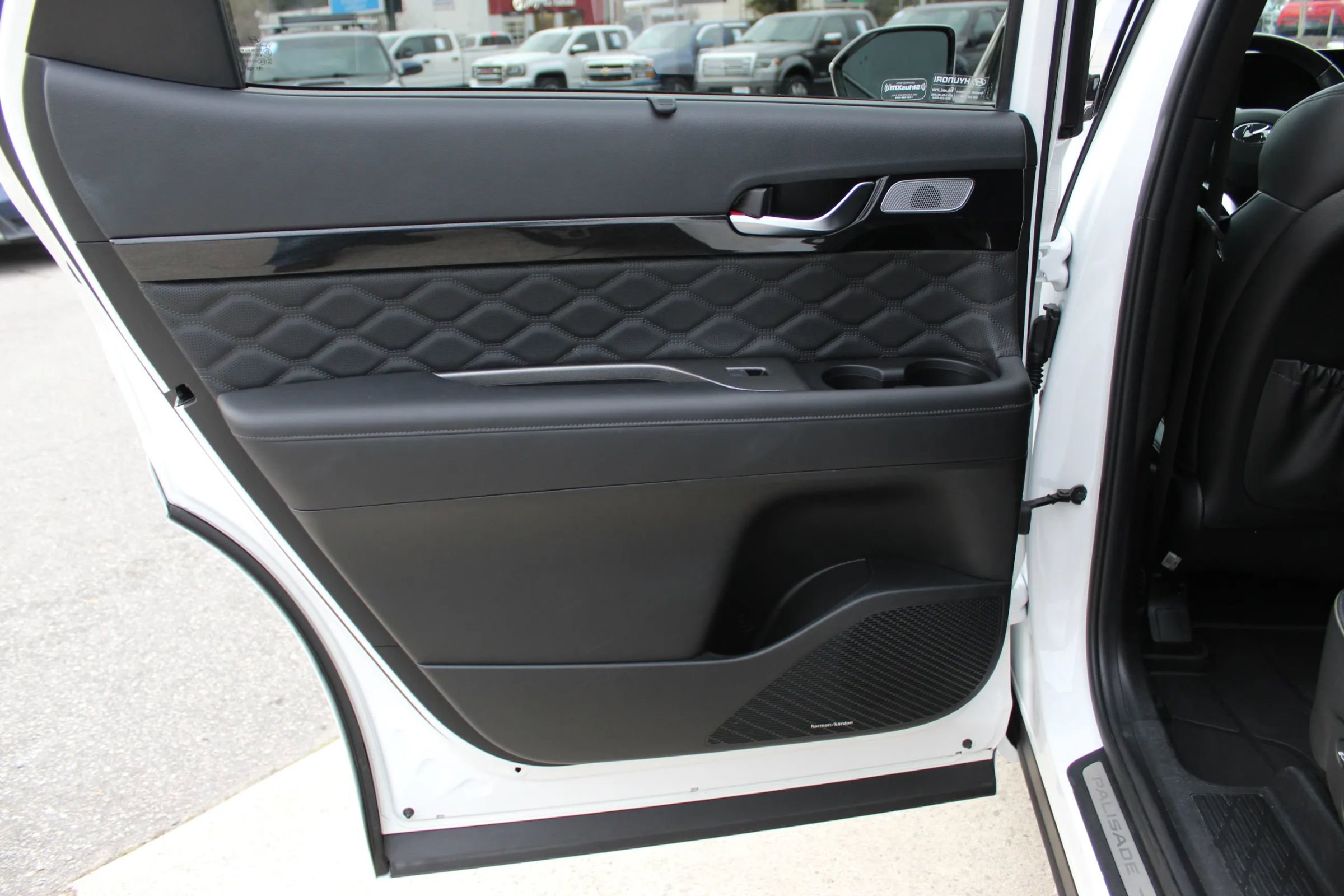 Used 2021 Hyundai Palisade Calligraphy w/ Winter Package image 19