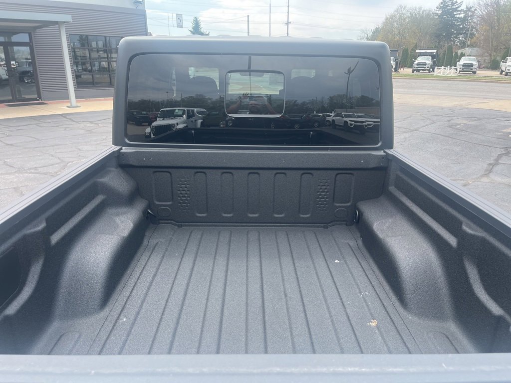 New 2025 Jeep Gladiator Willys image 14