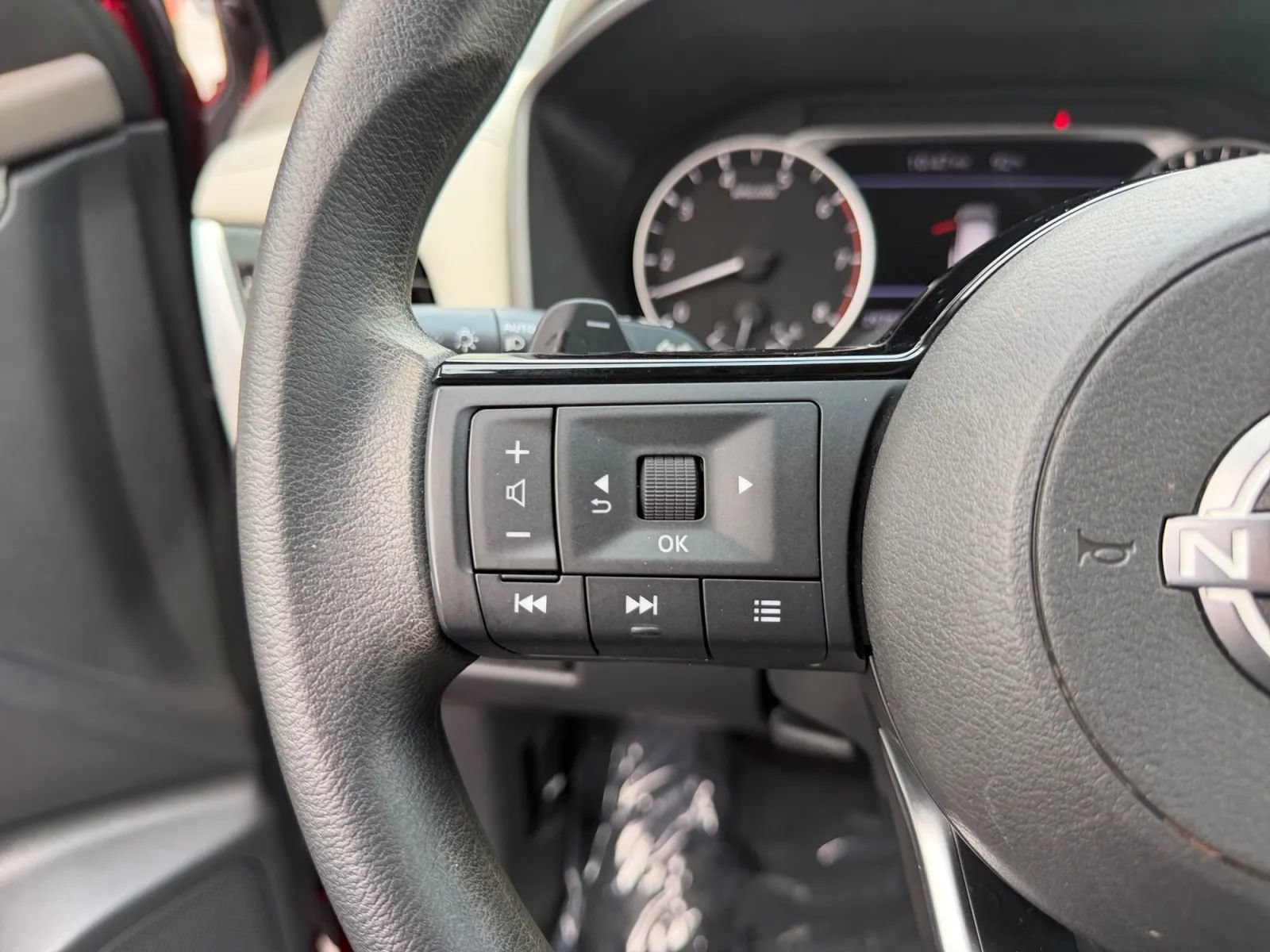 Used 2022 Nissan Rogue SV AWD/4WD image 22
